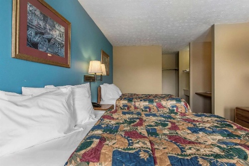 Rodeway Inn image 13