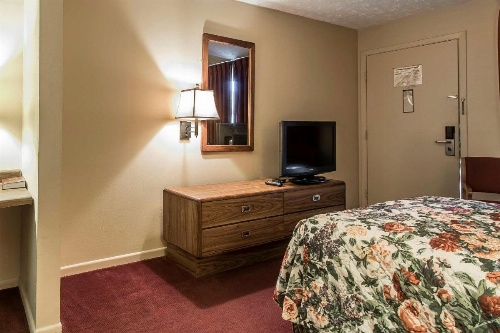 Rodeway Inn image 14