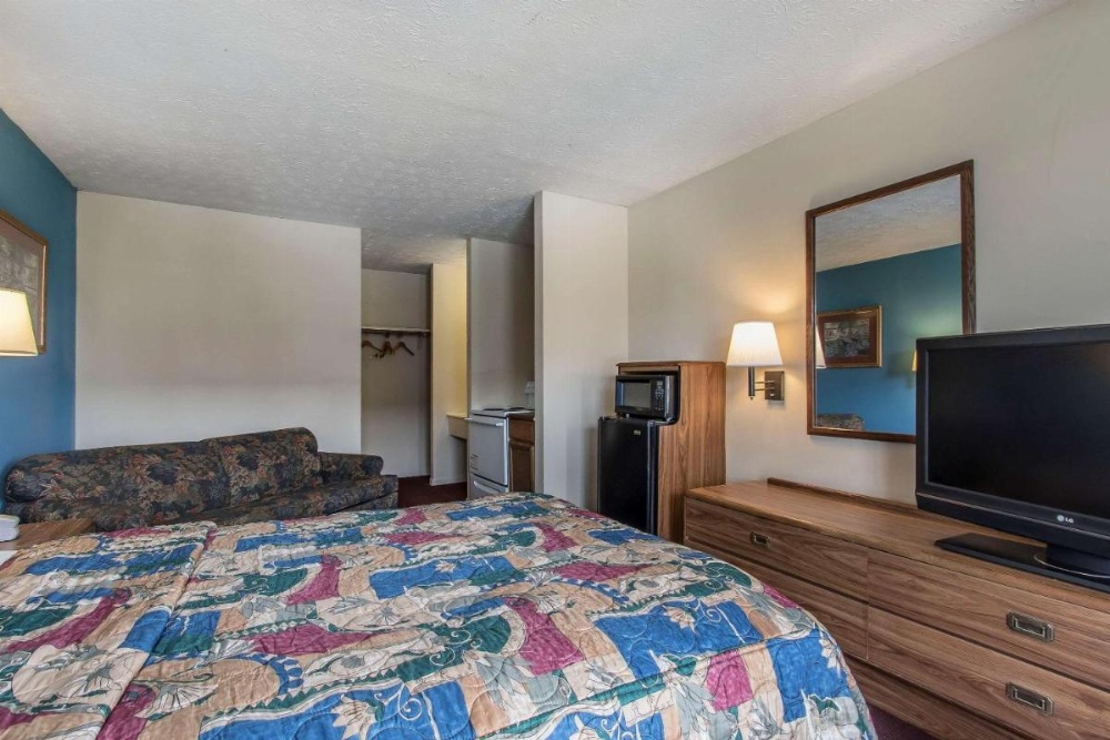 Rodeway Inn Image 18