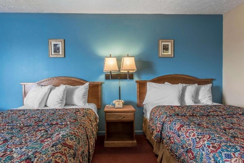 Rodeway Inn image 20