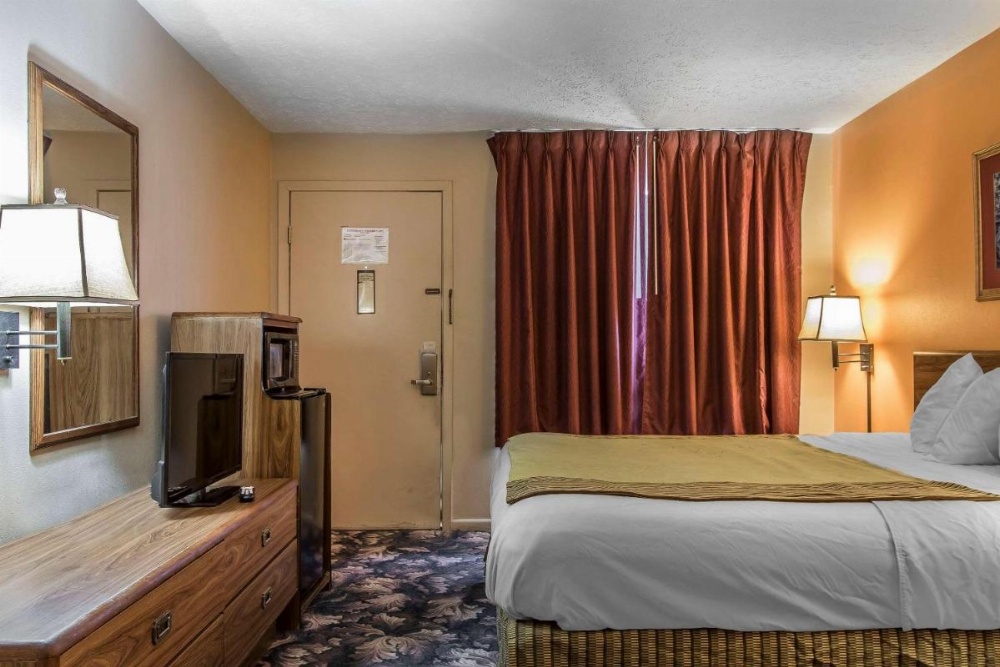 Rodeway Inn Image 24