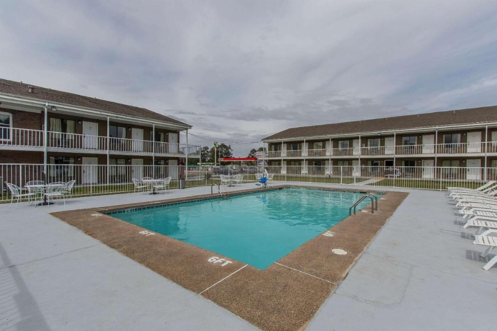 Rodeway Inn Image 25