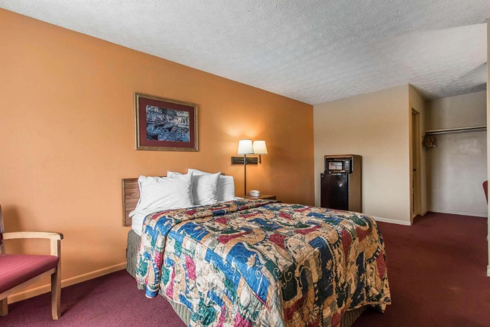 Rodeway Inn Image 26