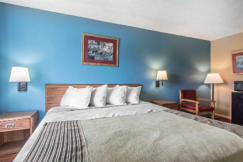 Rodeway Inn image 29