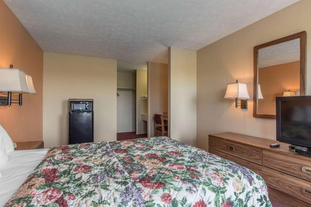 Rodeway Inn Image 30