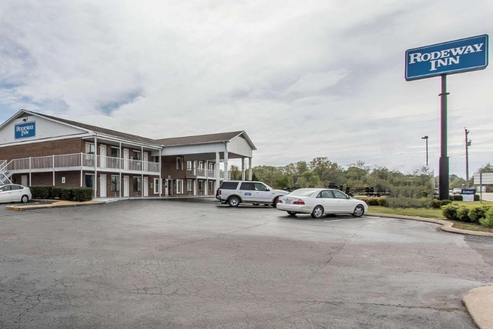Rodeway Inn Image 32