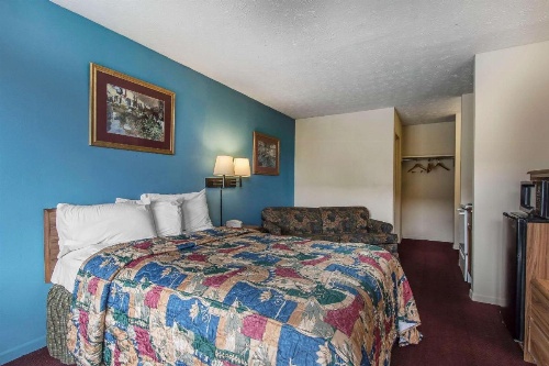 Rodeway Inn image 5