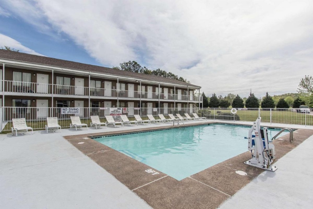 Rodeway Inn Image 7